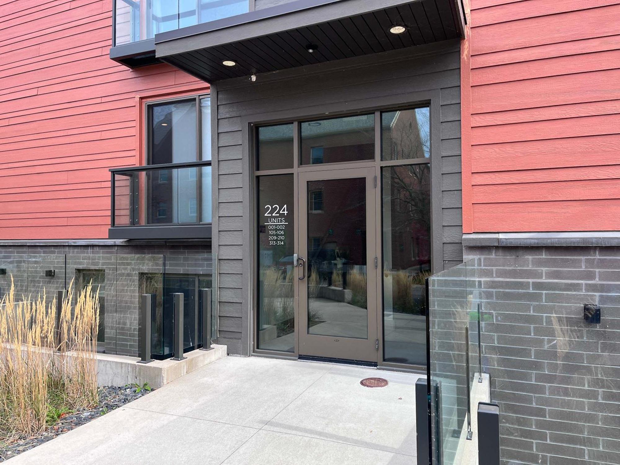 Modern Condo 210 Just Blocks From Lake Michigan Traverse City Exterior photo